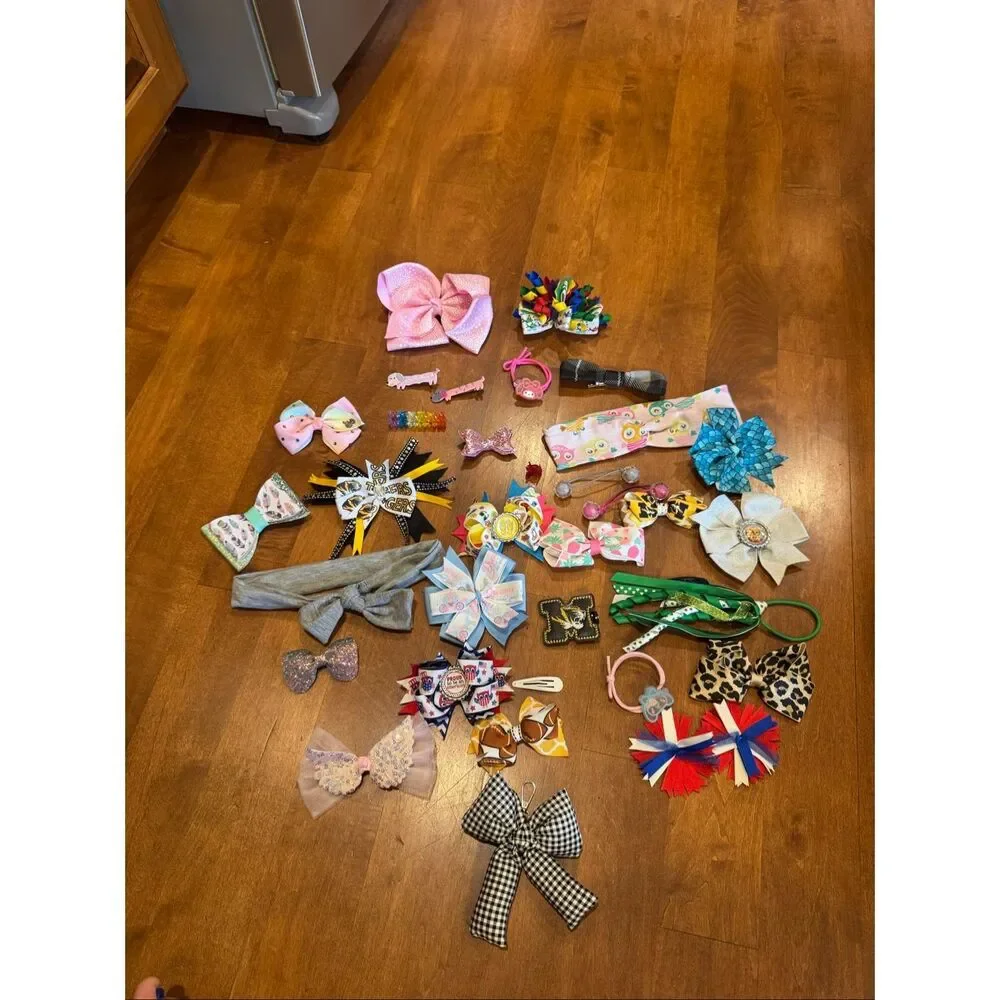 Girls must have hair bow/hair, accessory bundle